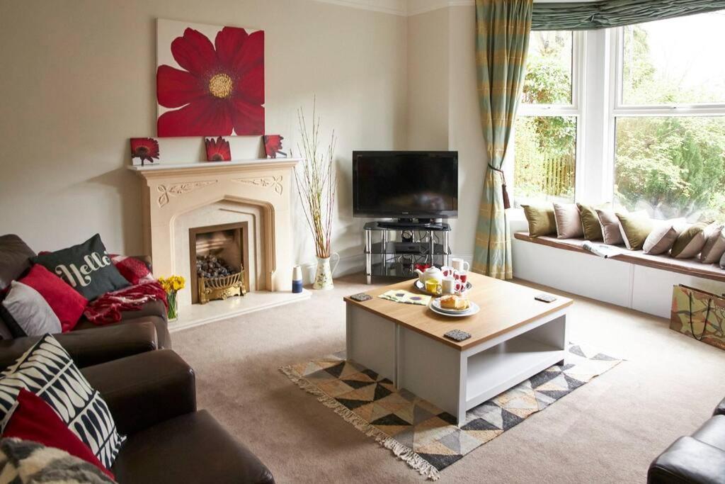 Comfy Big 7 Bedroom Townhouse Harrogate Extérieur photo