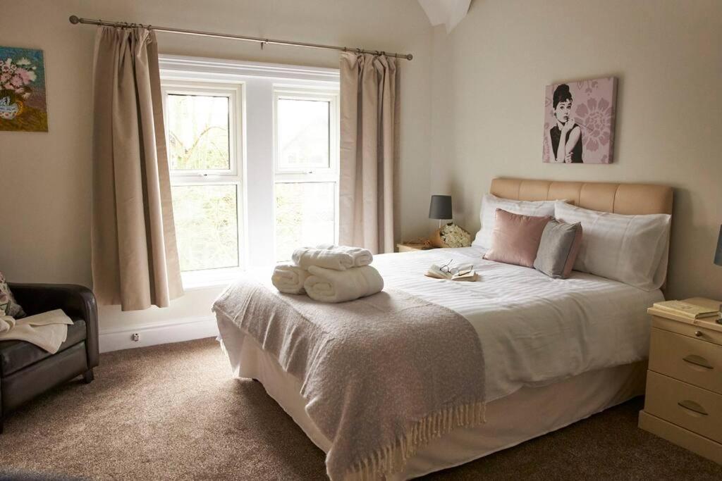 Comfy Big 7 Bedroom Townhouse Harrogate Extérieur photo